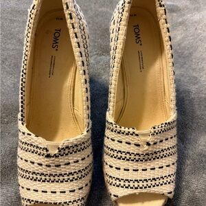 Toms Black and Cream Espadrilles size 10